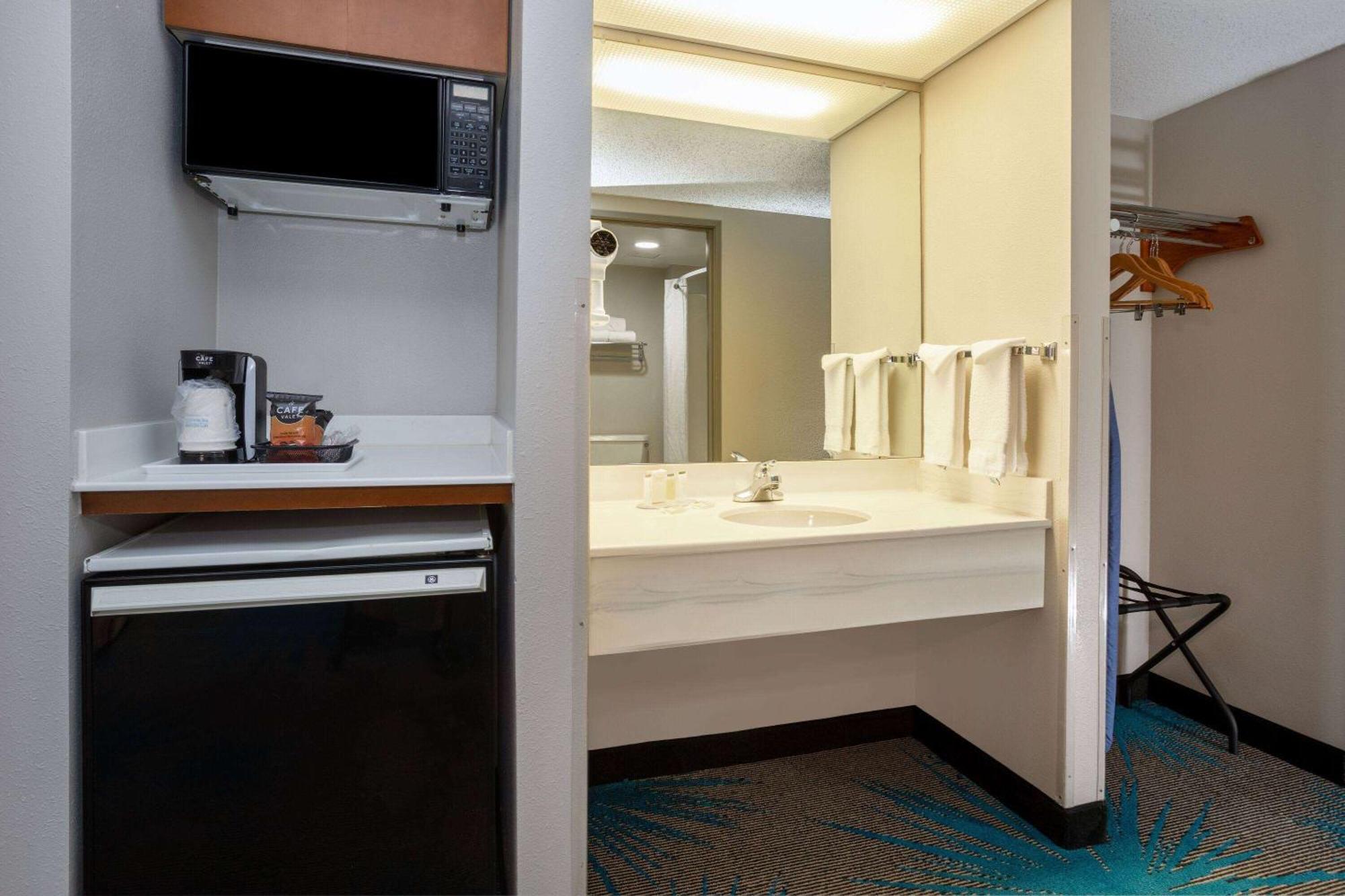 Days Inn & Suites By Wyndham Denver International Airport DEN Exterior foto