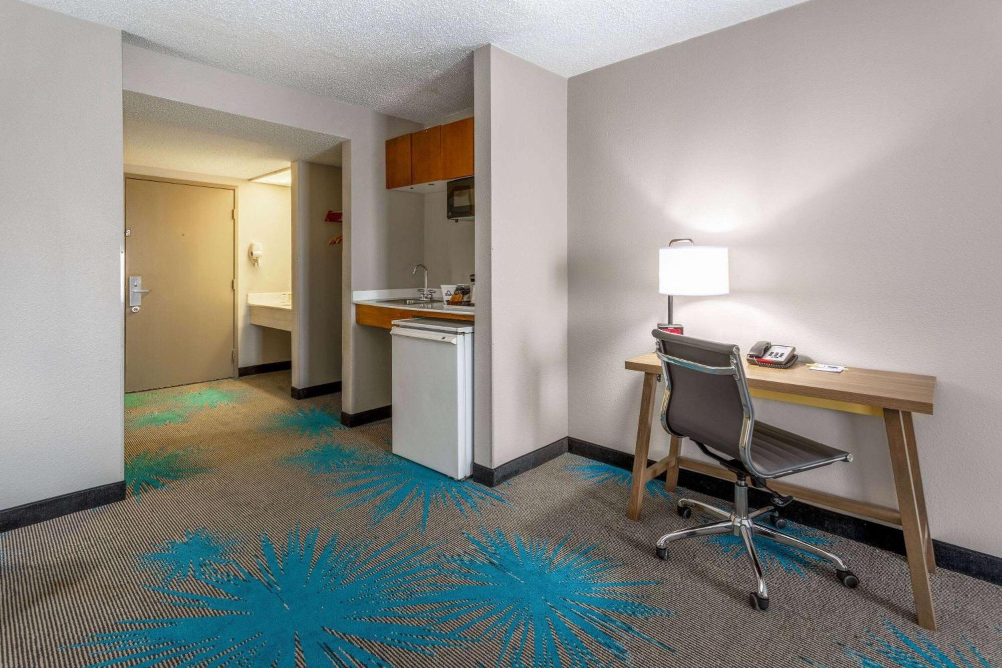 Days Inn & Suites By Wyndham Denver International Airport DEN Exterior foto