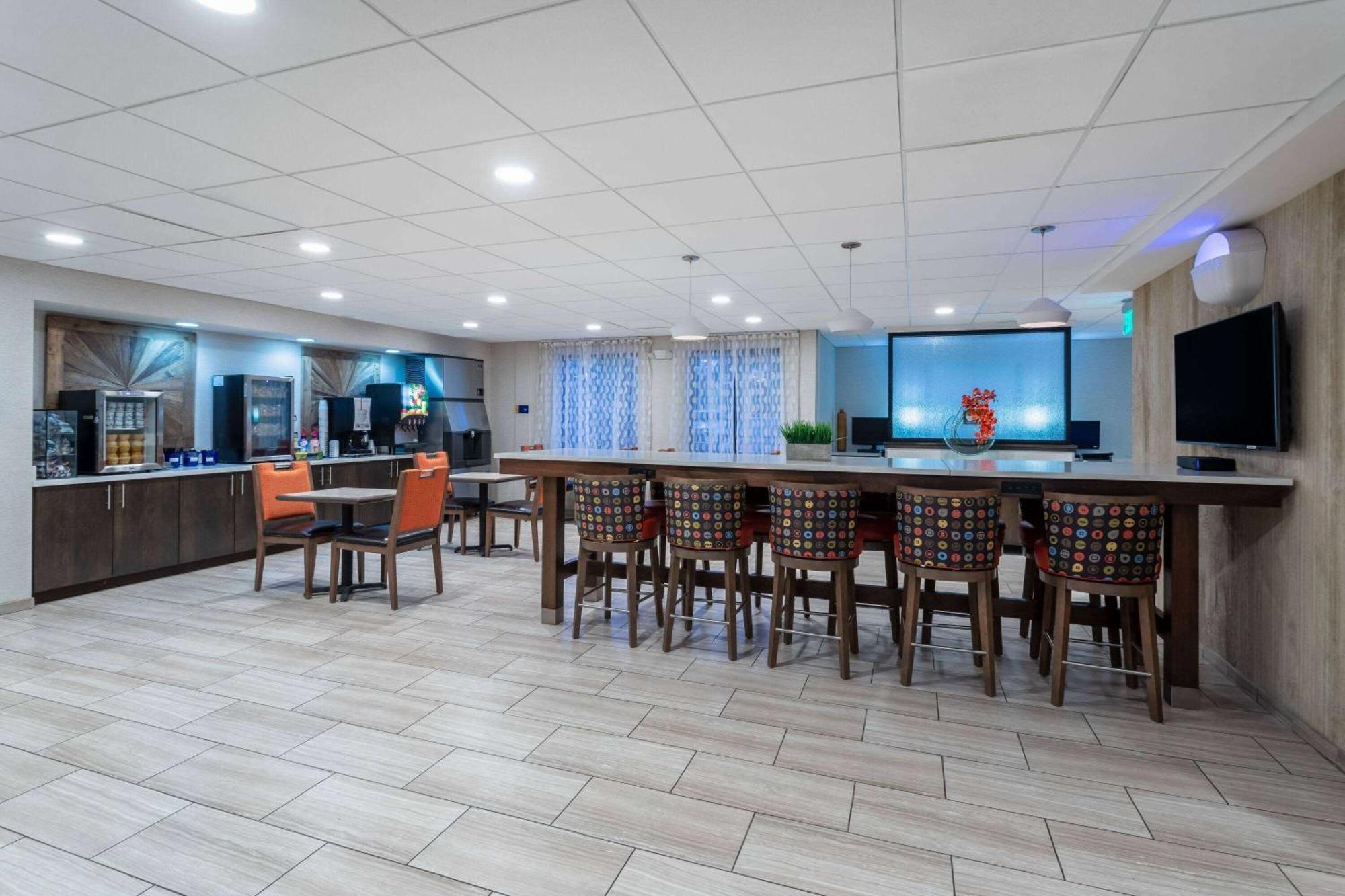Days Inn & Suites By Wyndham Denver International Airport DEN Exterior foto