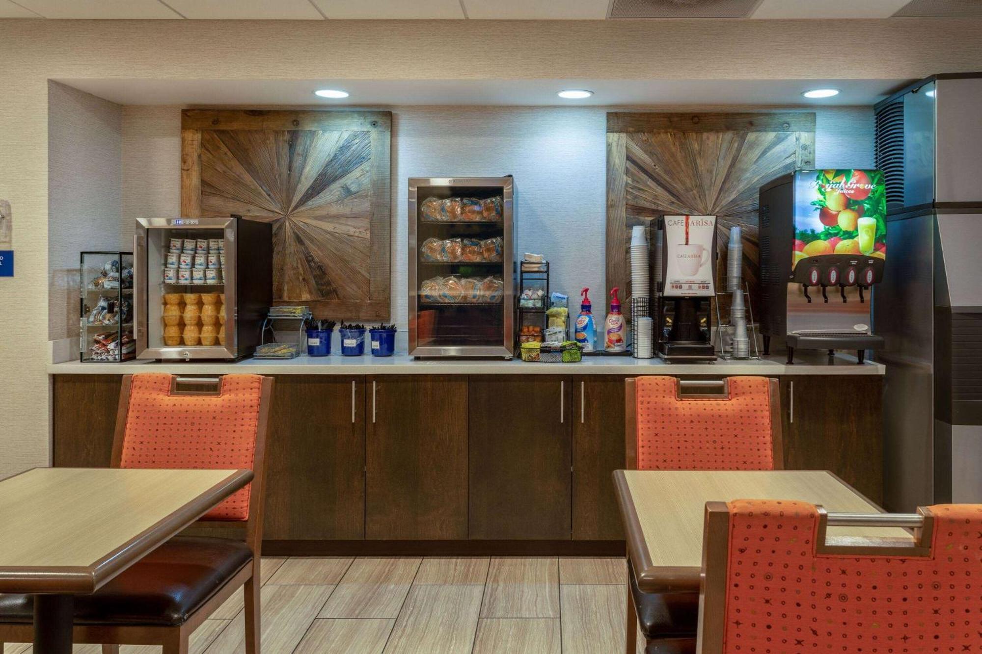 Days Inn & Suites By Wyndham Denver International Airport DEN Exterior foto