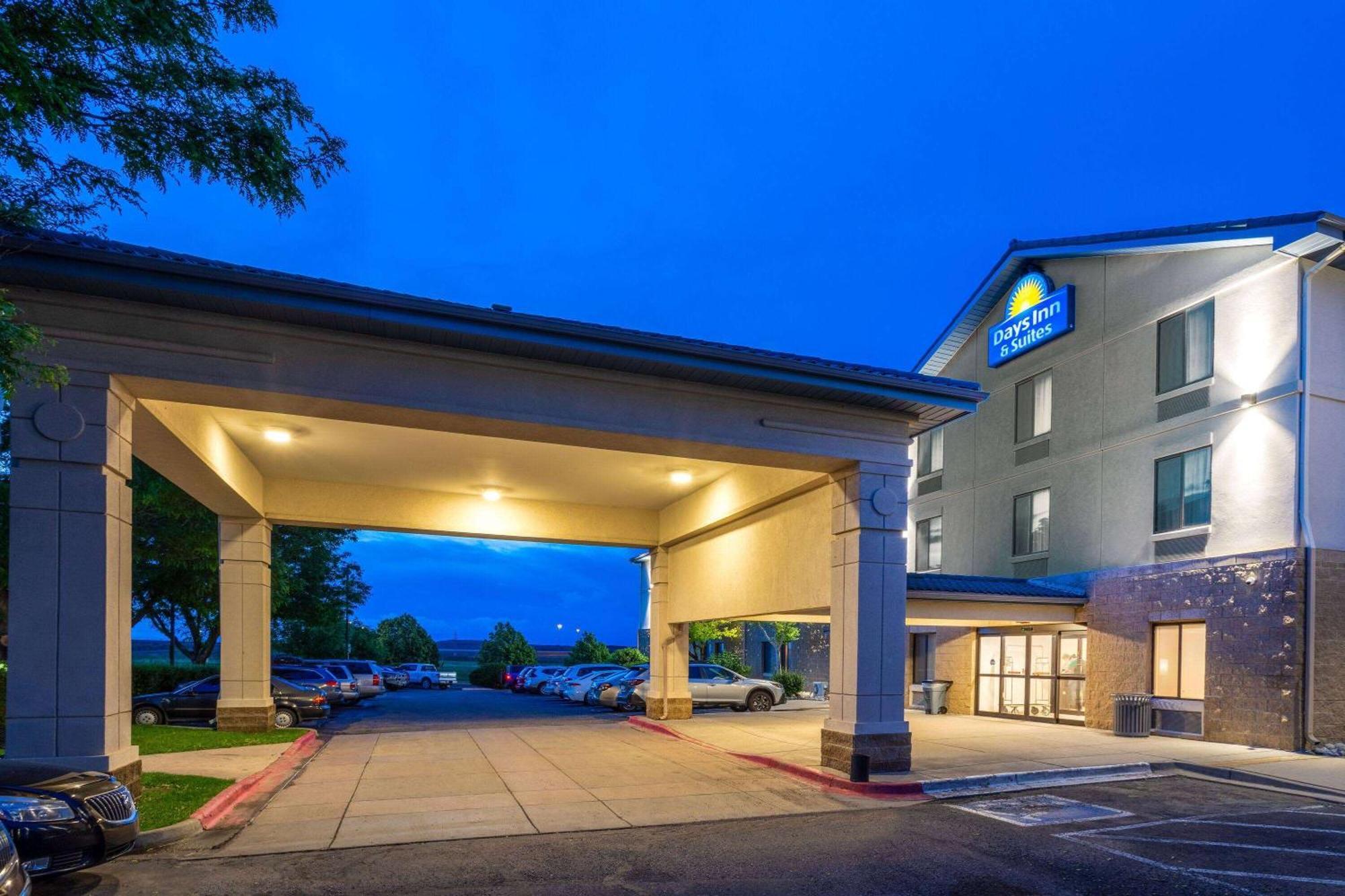 Days Inn & Suites By Wyndham Denver International Airport DEN Exterior foto