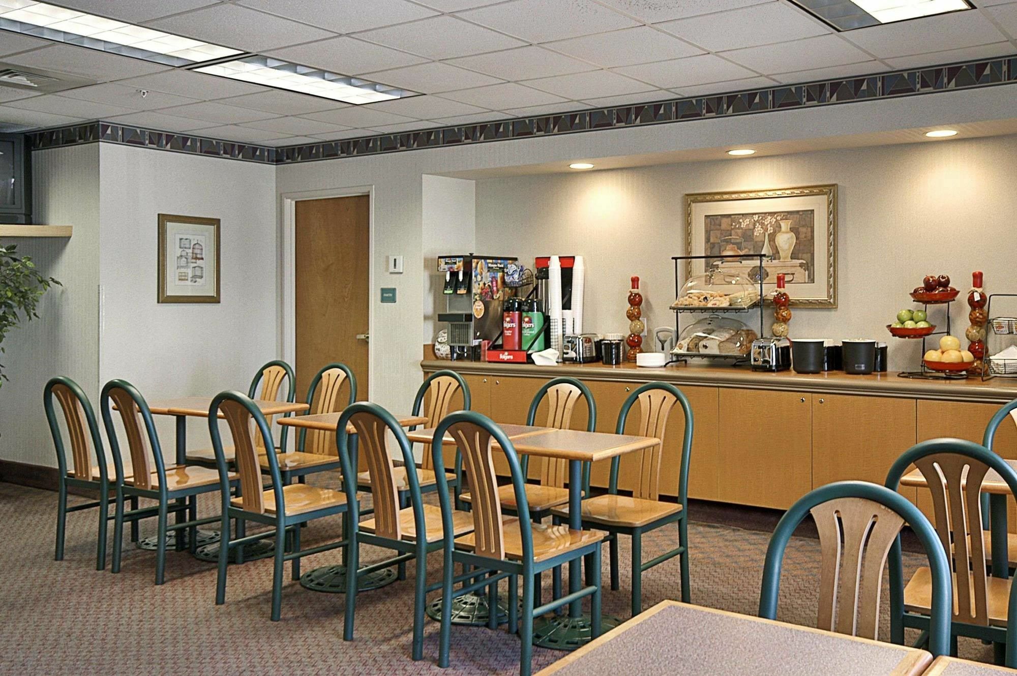 Days Inn & Suites By Wyndham Denver International Airport DEN Exterior foto