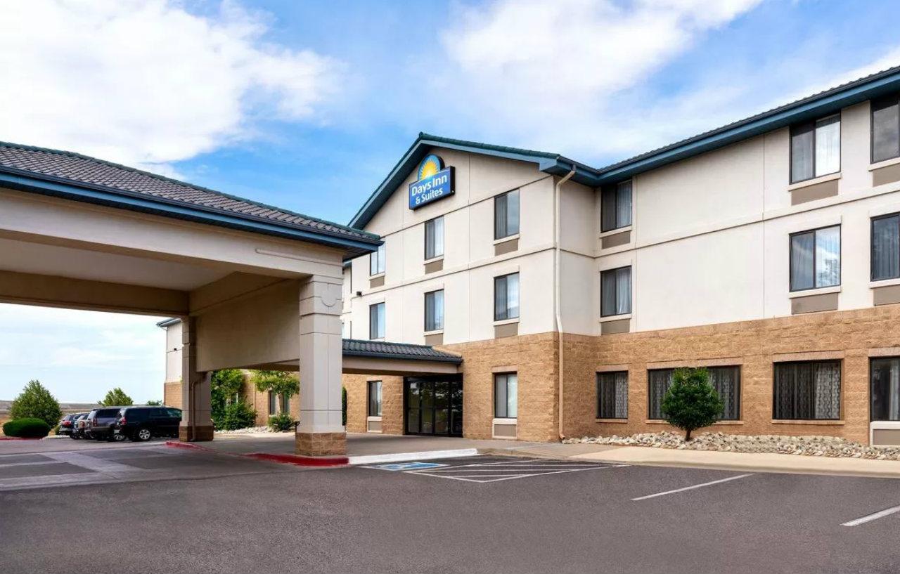 Days Inn & Suites By Wyndham Denver International Airport DEN Exterior foto